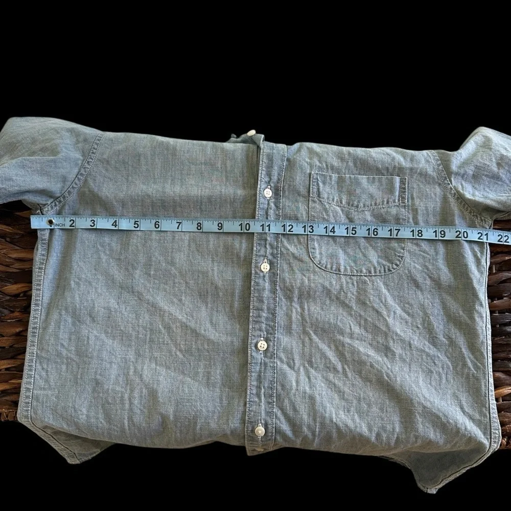 J Crew Jeans Men’s Medium Slim Fit Blue Cotton Button Up‎ Shirt Chambray